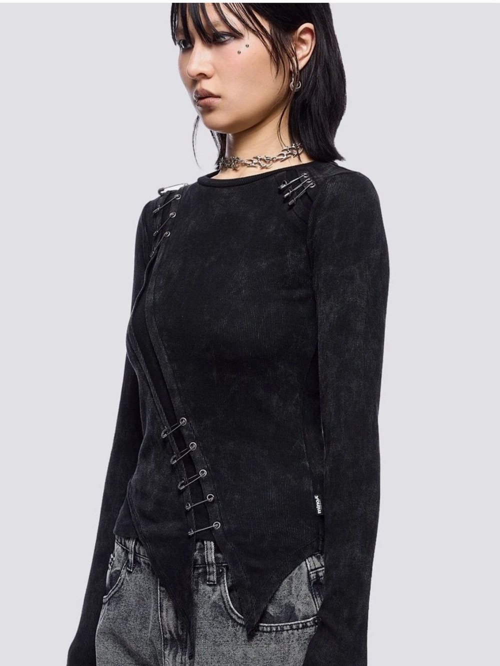 Asymmetrical Black Long-Sleeve Top with Hardware Detailing GOTH punk - Picture 4 of 7